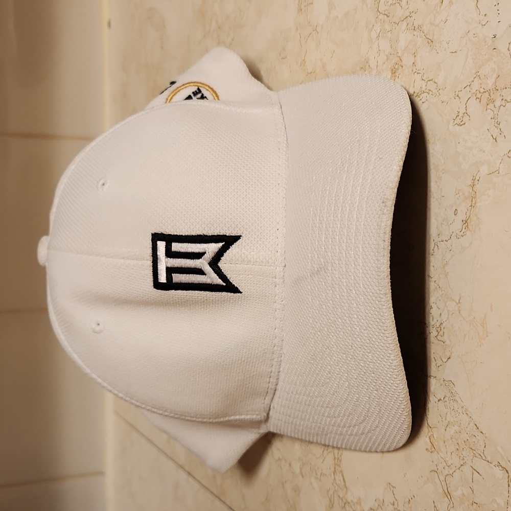 Nike Tiger Woods White Flex Fit Golf Embroidered Baseball Cap Hat Vintage Y2K
